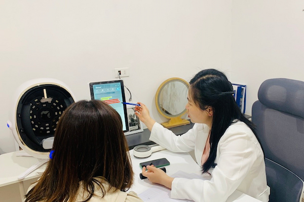 Điều Trị Mụn Chuẩn Y Khoa: Phác Đồ “Kiềng 3 Chân” Tại Xuân Clinic