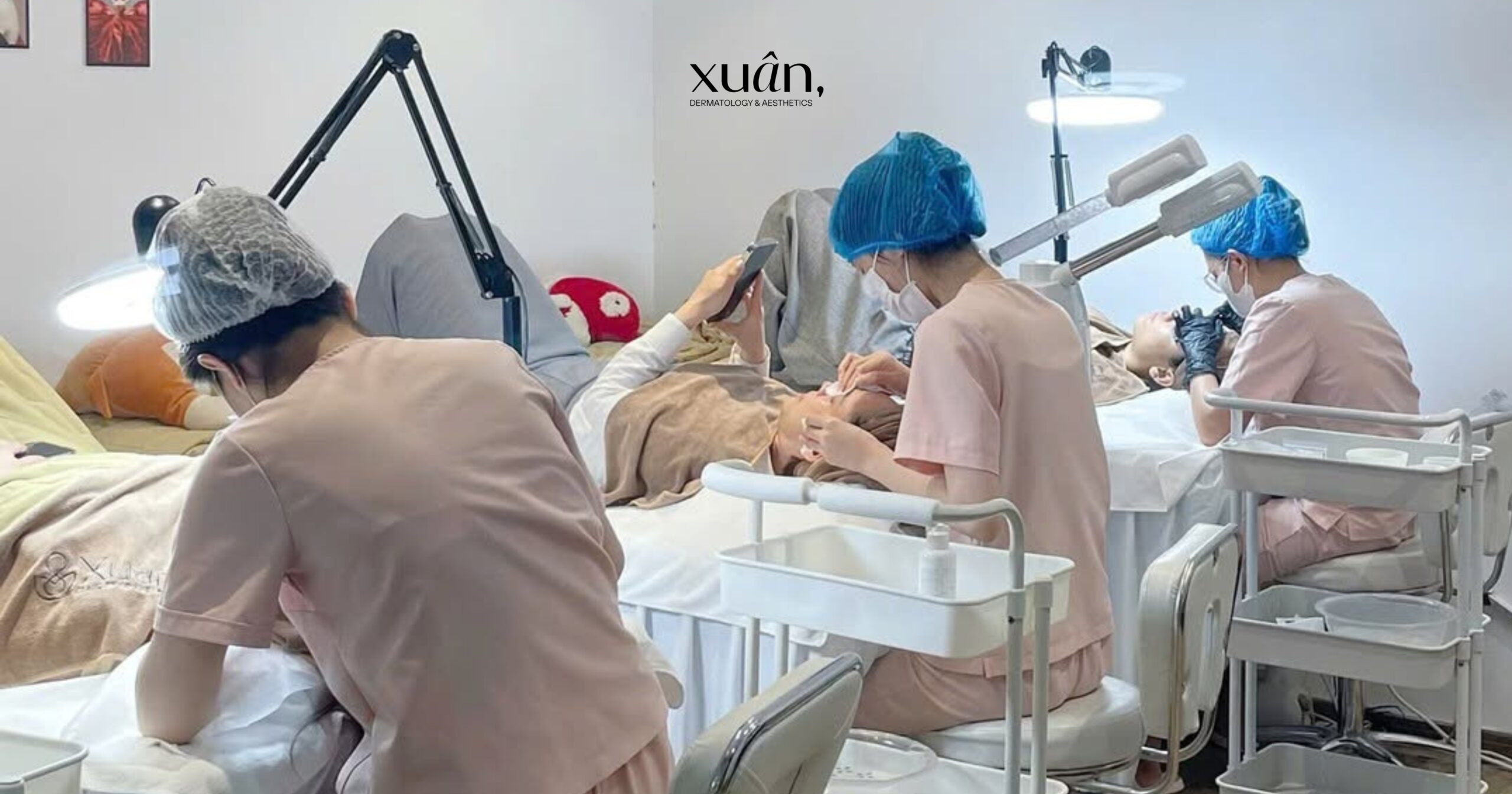 Trị Sẹo Rỗ Đầy Xong Có Bị Sụp Lại Không? Phương Pháp Điều Trị Sẹo Rỗ Hiệu Quả Hiện Nay
